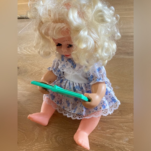 Cute reading doll - Picture 6 of 6